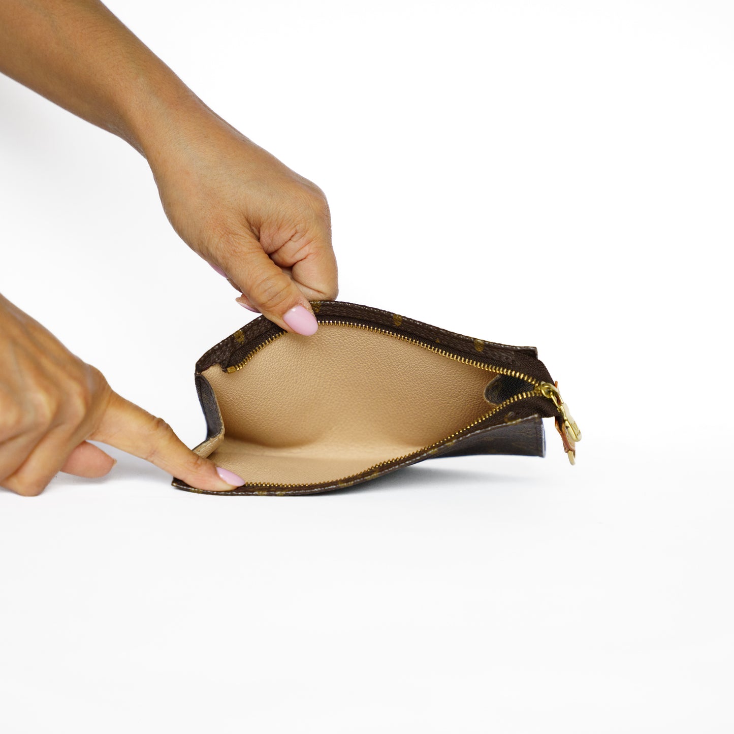 Louis Vuitton Bucket Pouch PM in Monogram Canvas 131125B208