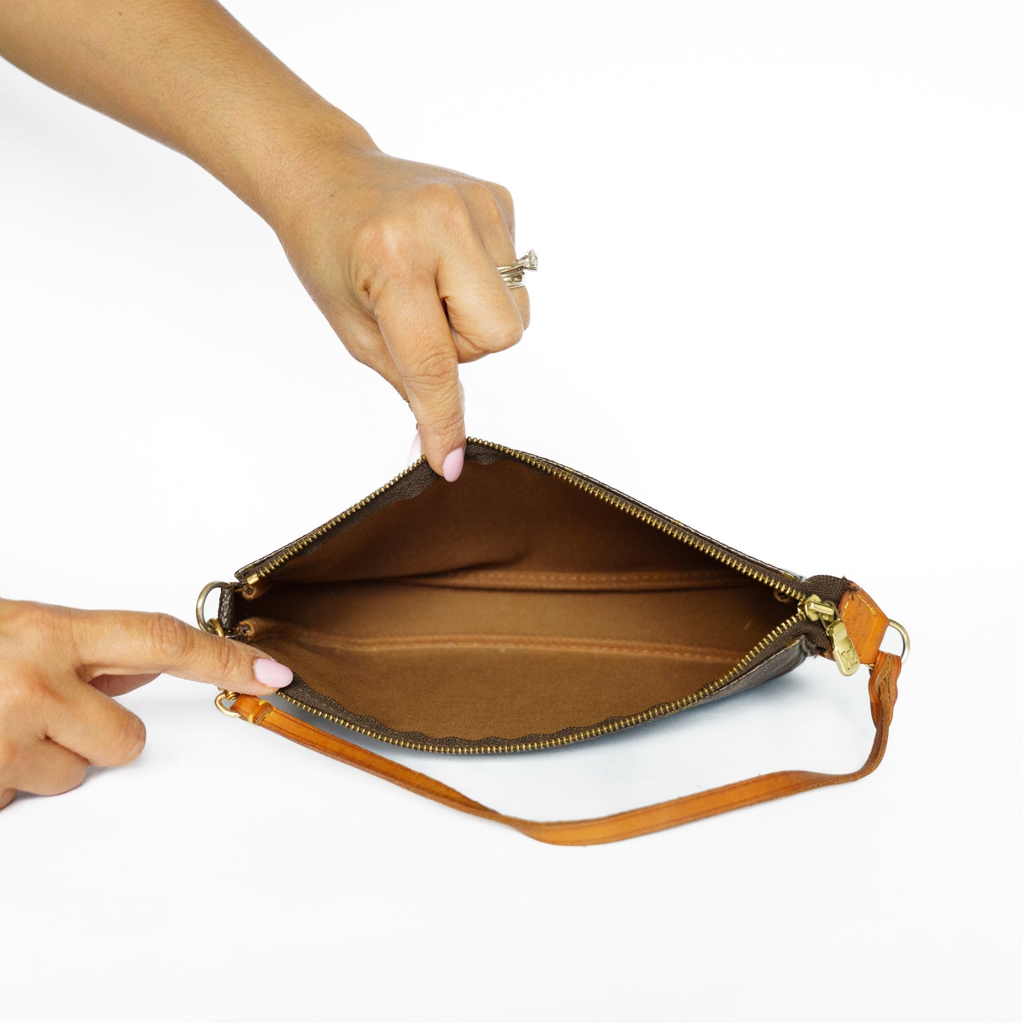 Louis Vuitton Pochette Accesoires in Monogram Canvas 131125B231