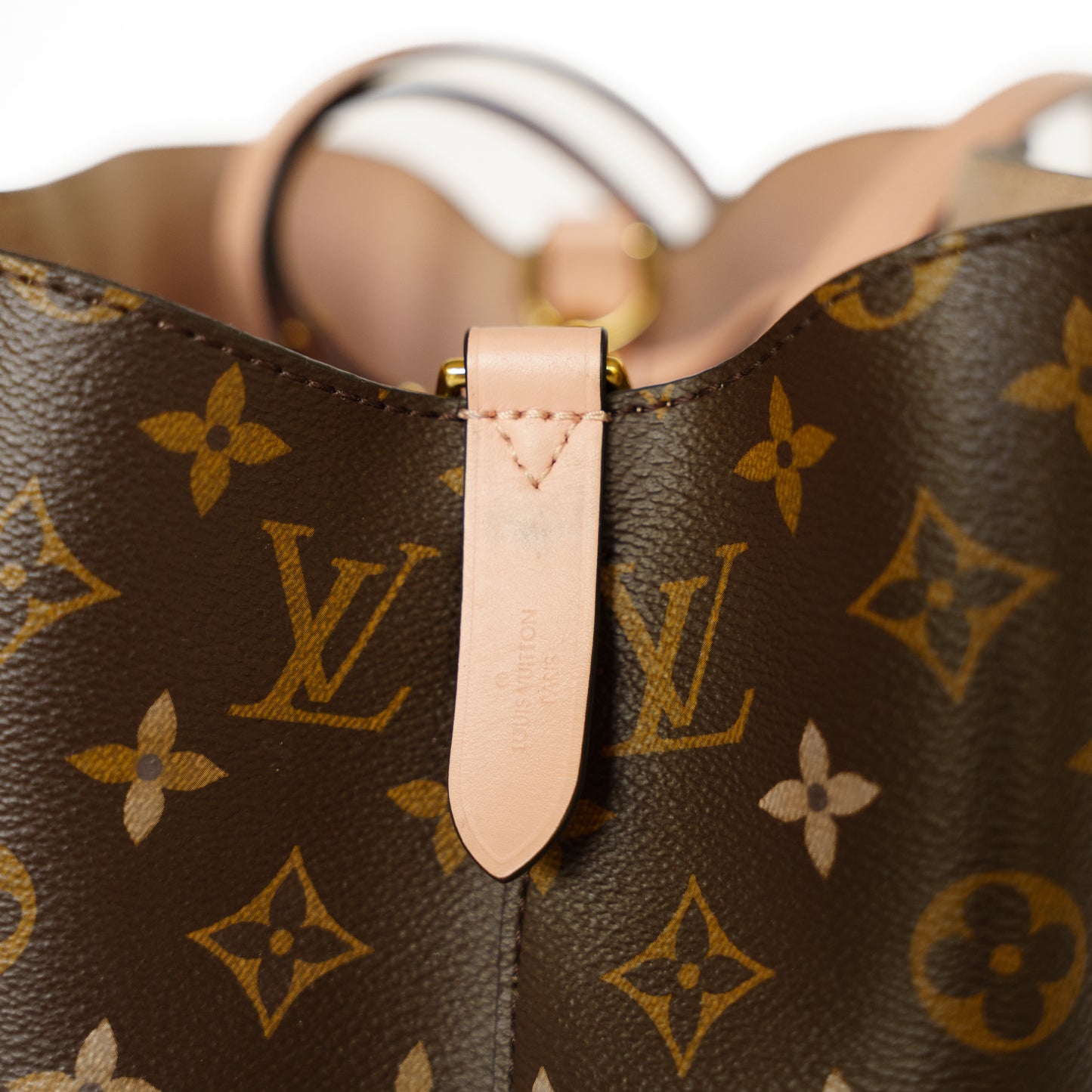Louis Vuitton Neo Noe in Monogram in Rose Ballerine 131125B5