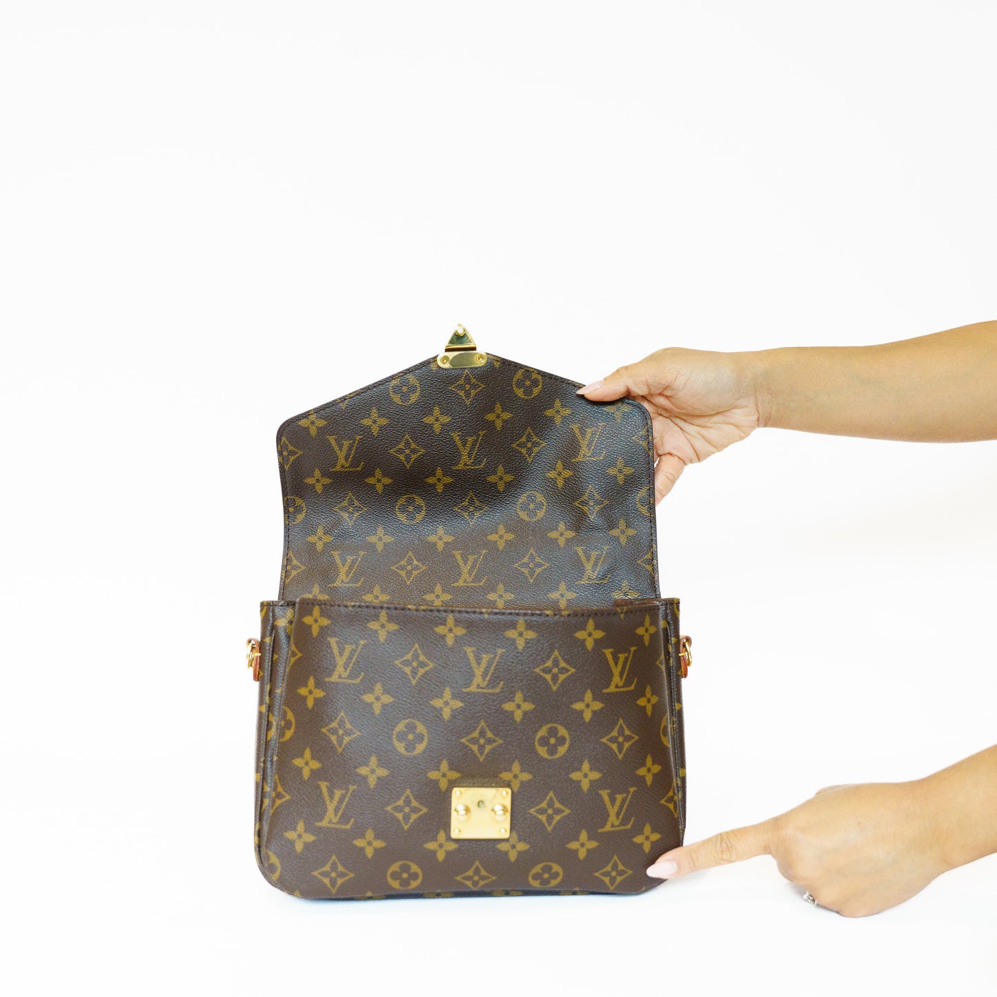 Louis Vuitton Monogram Pochette Metis DU4195