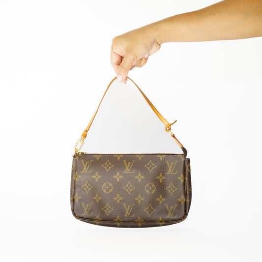 Louis Vuitton 2002 Pochette Accessoires in Monogram Canvas CA0032