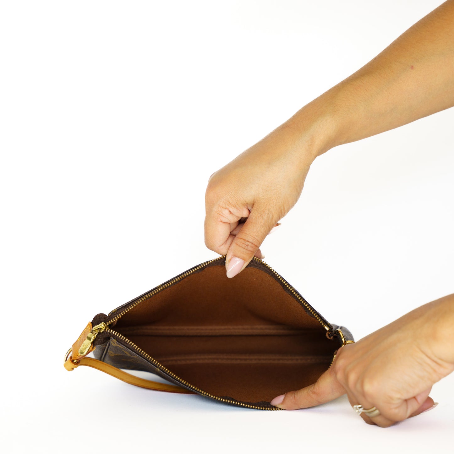 Louis Vuitton Monogram Pochette Accessoires AR1928