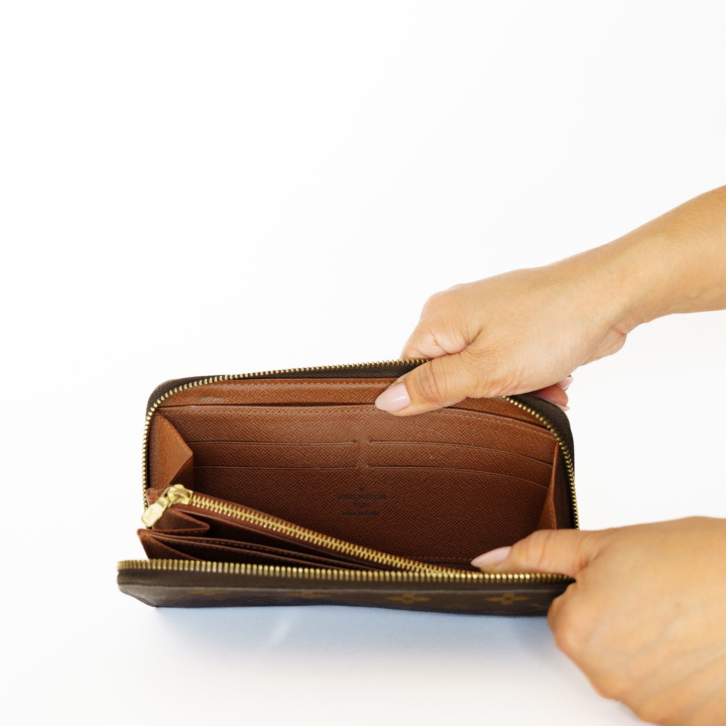 Louis Vuitton Monogram Zippy Wallet BC250925185