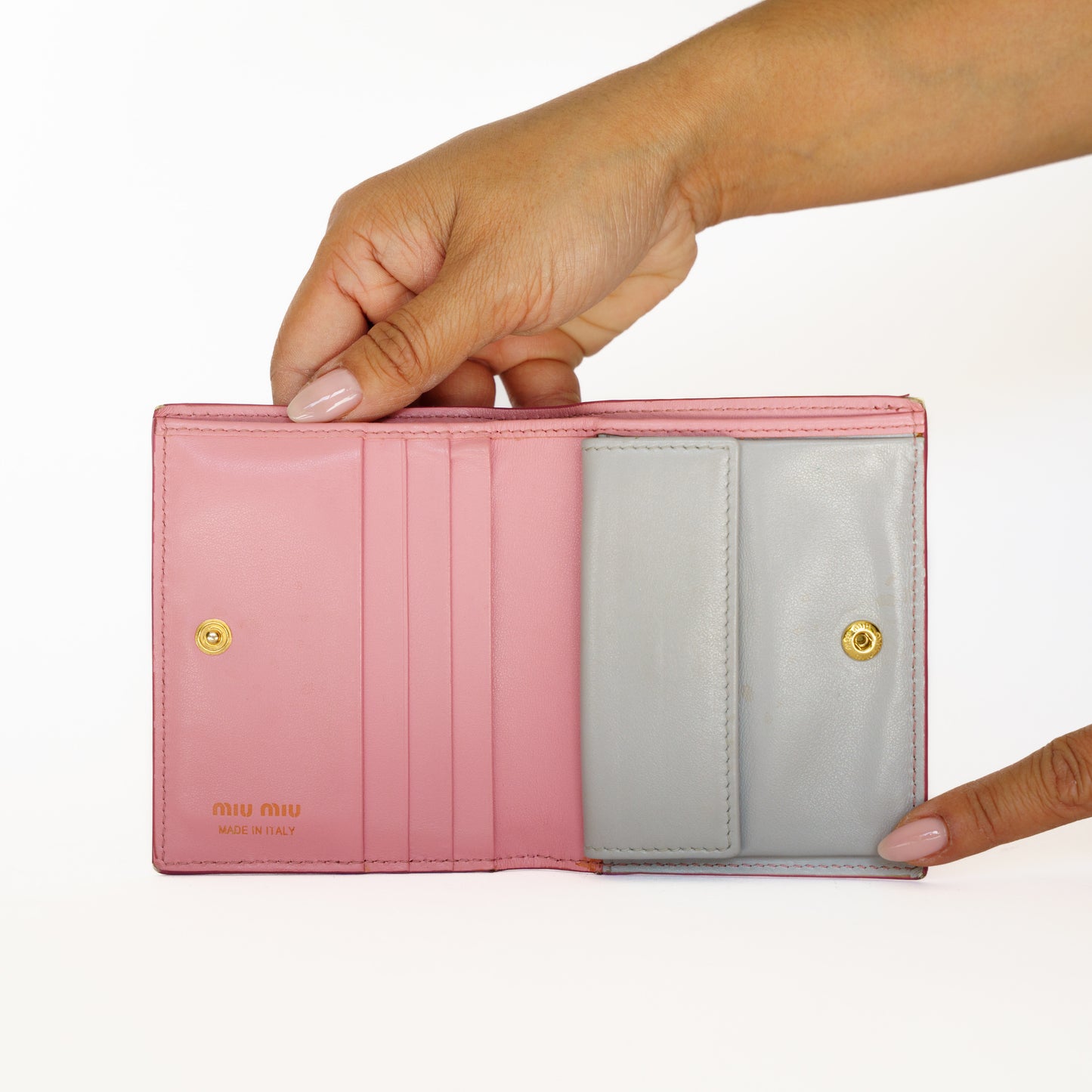 Miu Miu Card Holder Bifold in Pink with a Bow 250925B227