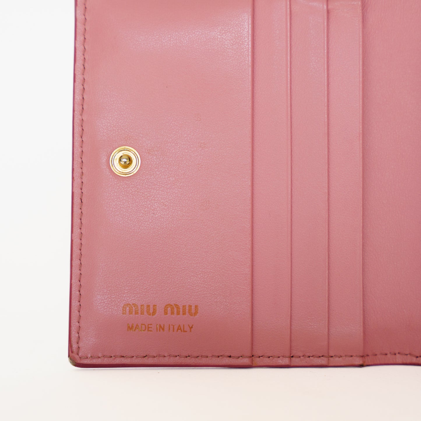 Miu Miu Card Holder Bifold in Pink with a Bow 250925B227