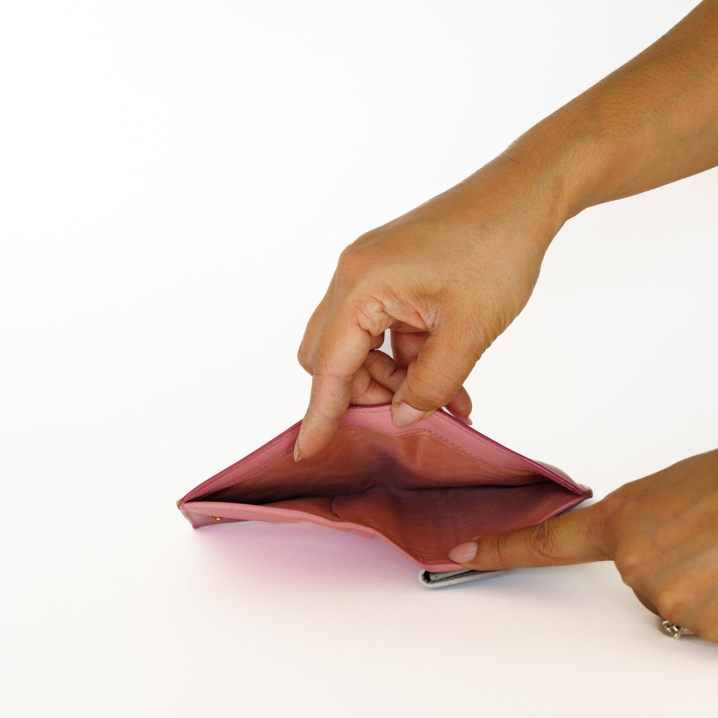 Miu Miu Card Holder Bifold in Pink with a Bow 250925B227