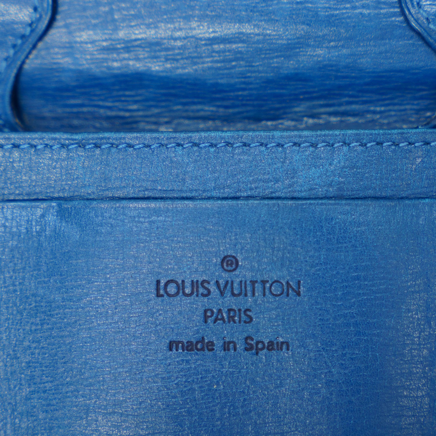 Louis Vuitton Coin Purse in Blue Epi Leather 250925B282