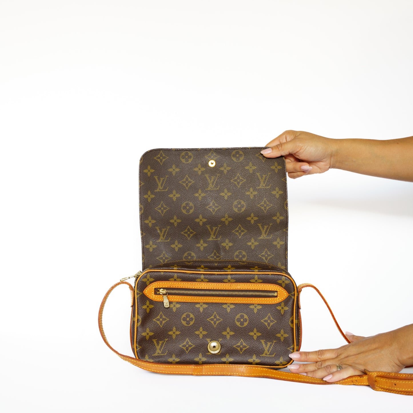 Louis Vuitton Saint Germain Crossbody Bag in Monogram Canvas MI8908 250925B47