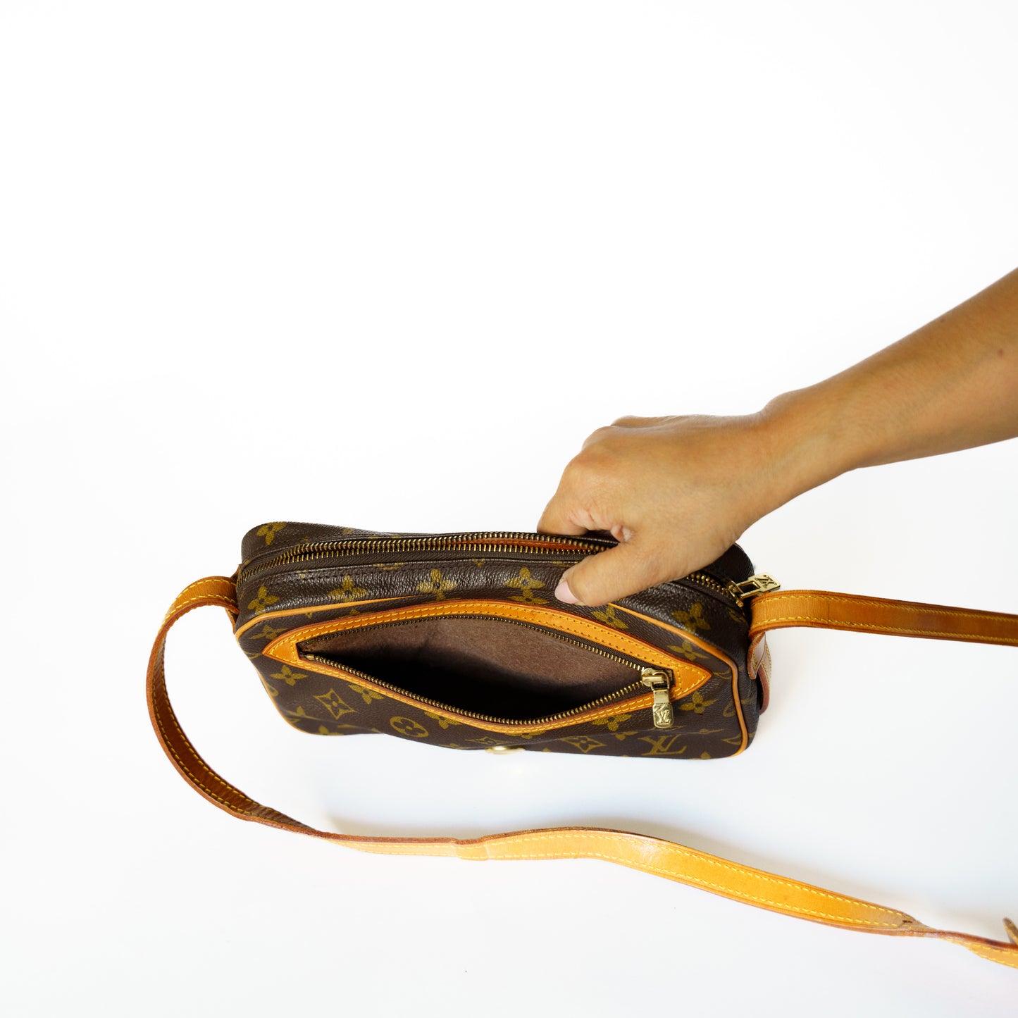 Louis Vuitton Saint Germain Crossbody Bag in Monogram Canvas MI8908 250925B47