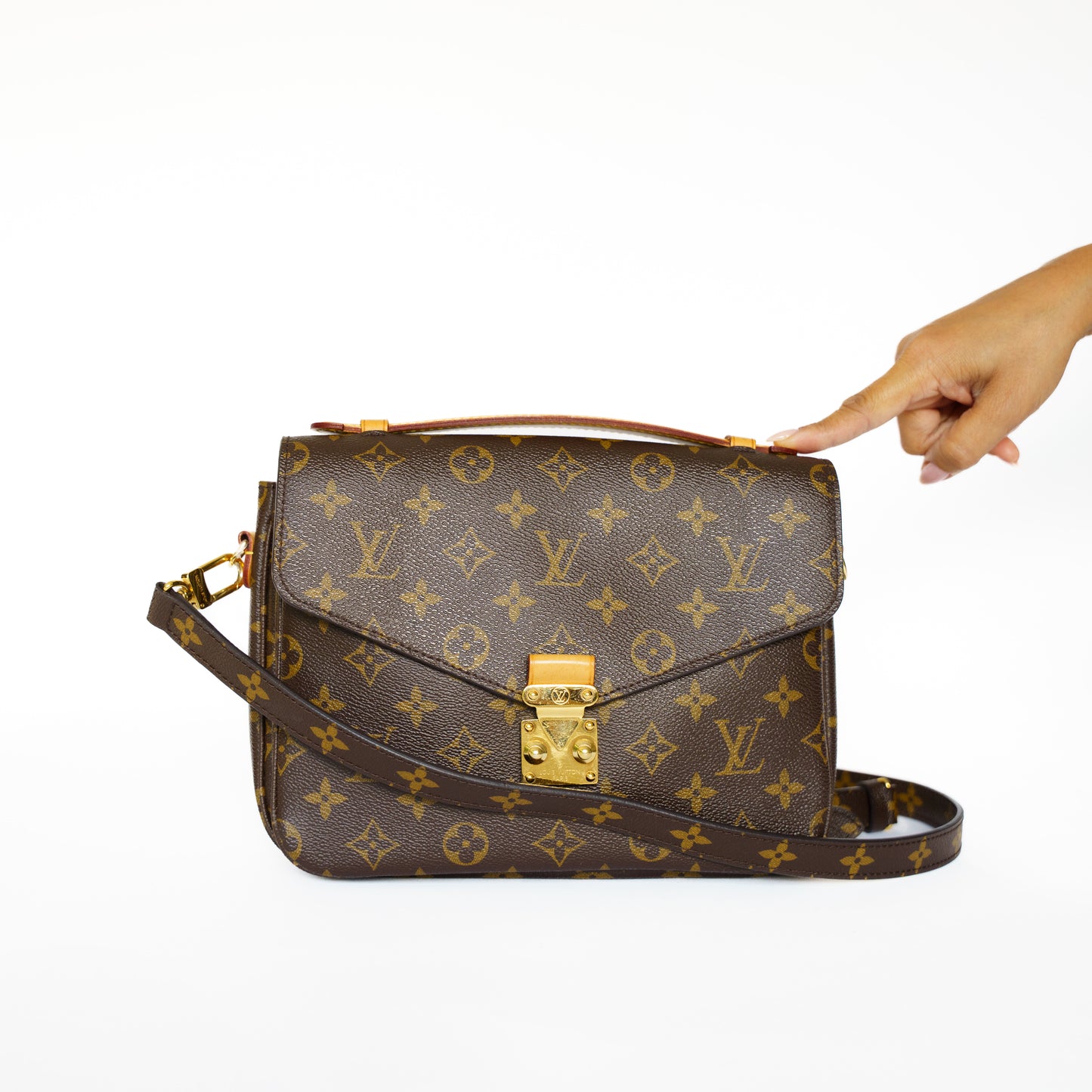 Louis Vuitton 2015 Monogram Pochette Metis DR3195