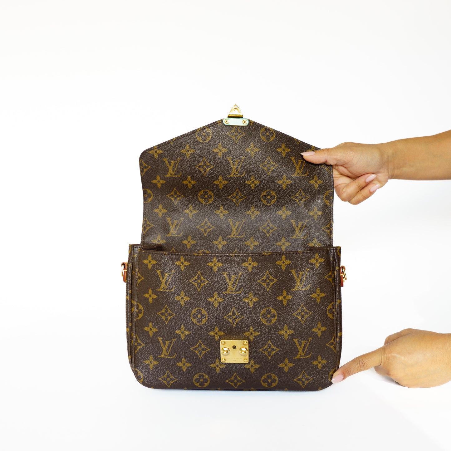 Louis Vuitton 2015 Monogram Pochette Metis DR3195