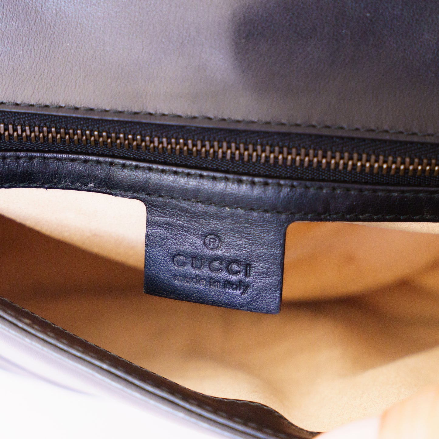 Gucci Marmont Medium Shoulder Bag in Black Leather with Gold Hardware