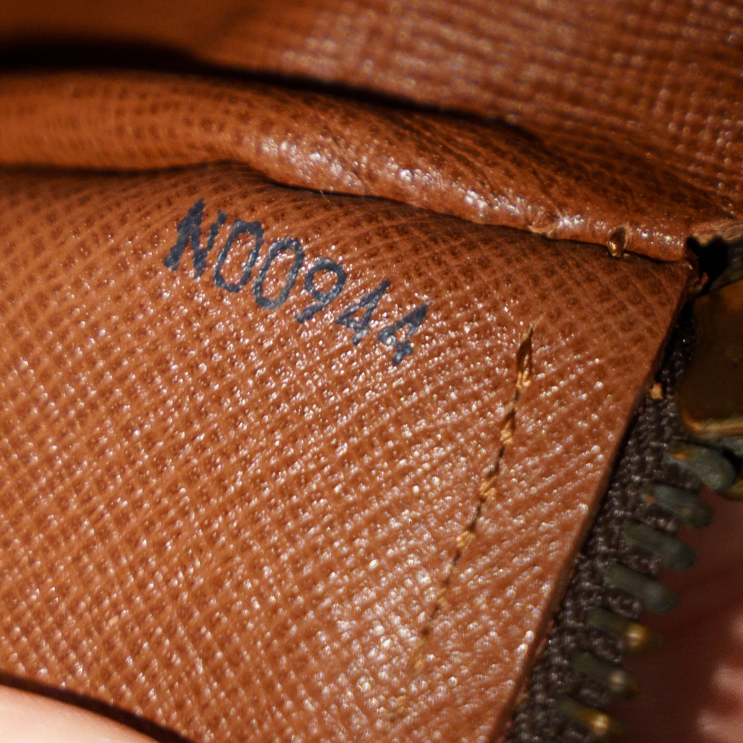 Louis Vuitton Papillon 30 in Monogram NO0944 290126B28