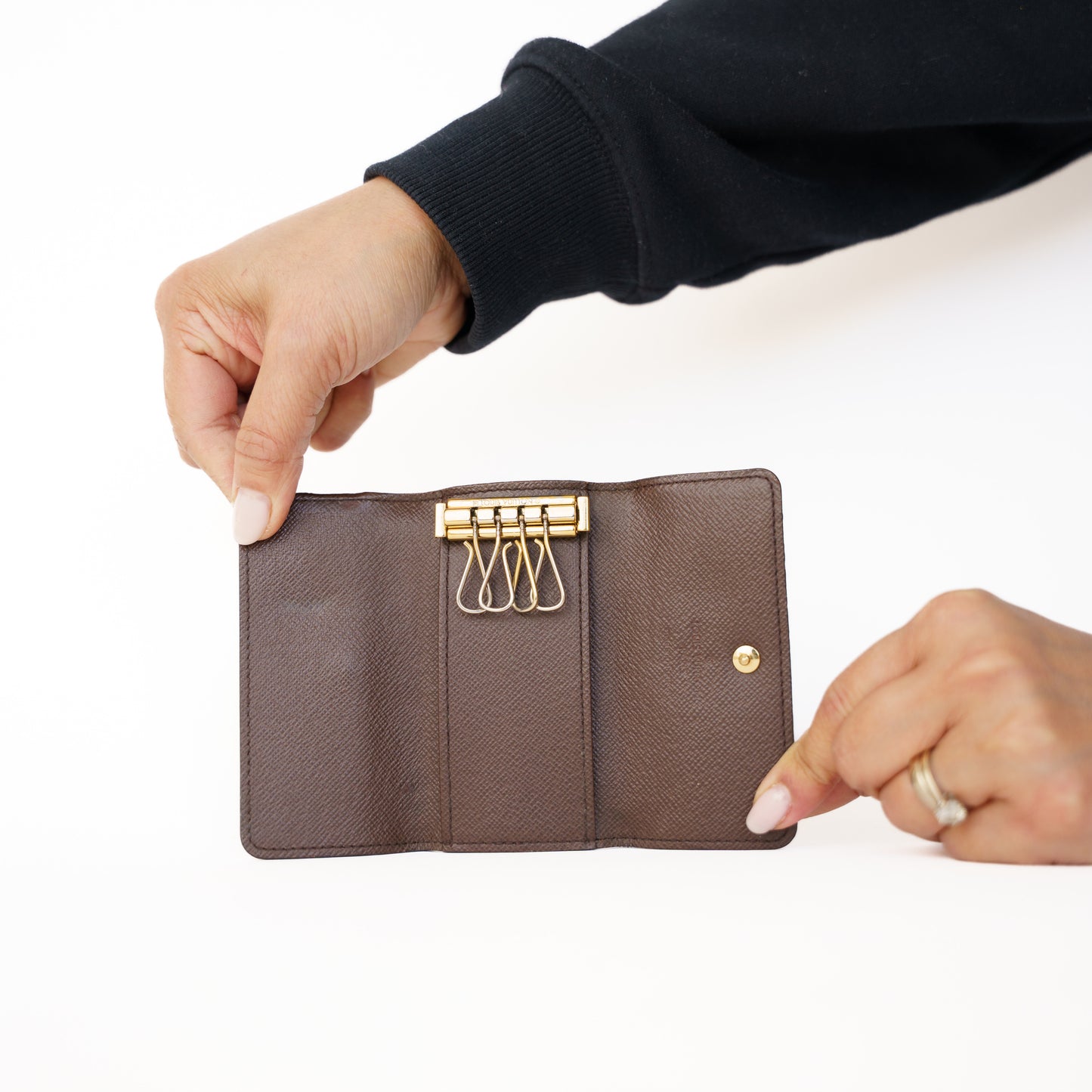 Louis Vuitton 4 Key Holder in Damier Ebene 290126B31