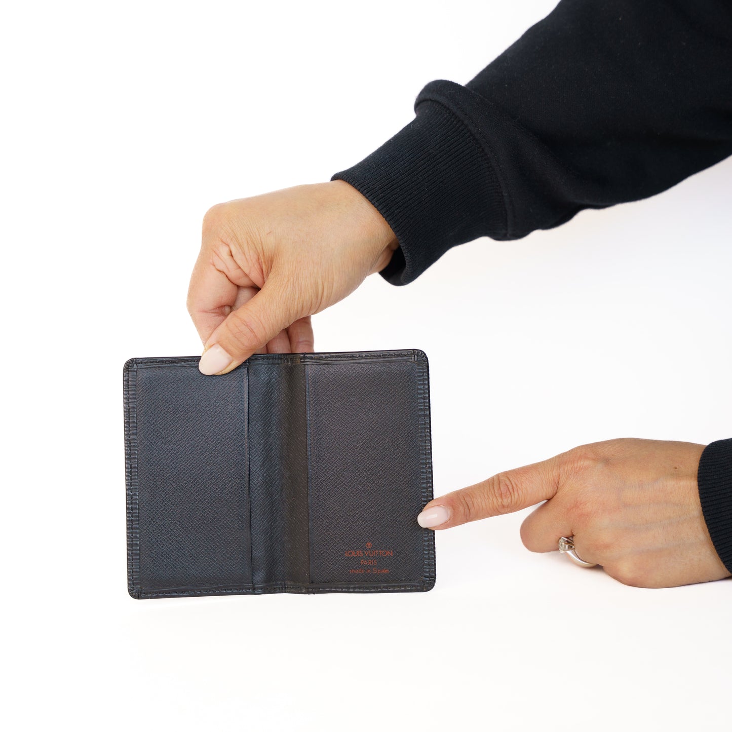 Louis Vuitton Bifold Card Holder Black Epi Leather CA0948 290126B33