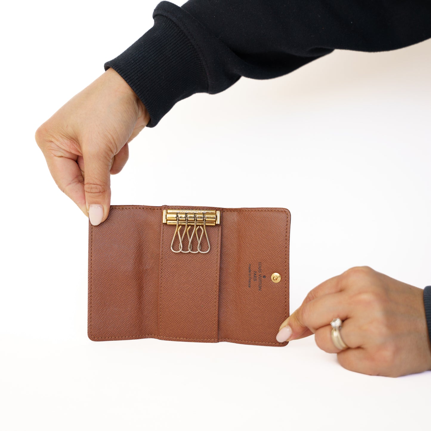 Louis Vuitton 4 Key Holder in Monogram TH4097 290126B34