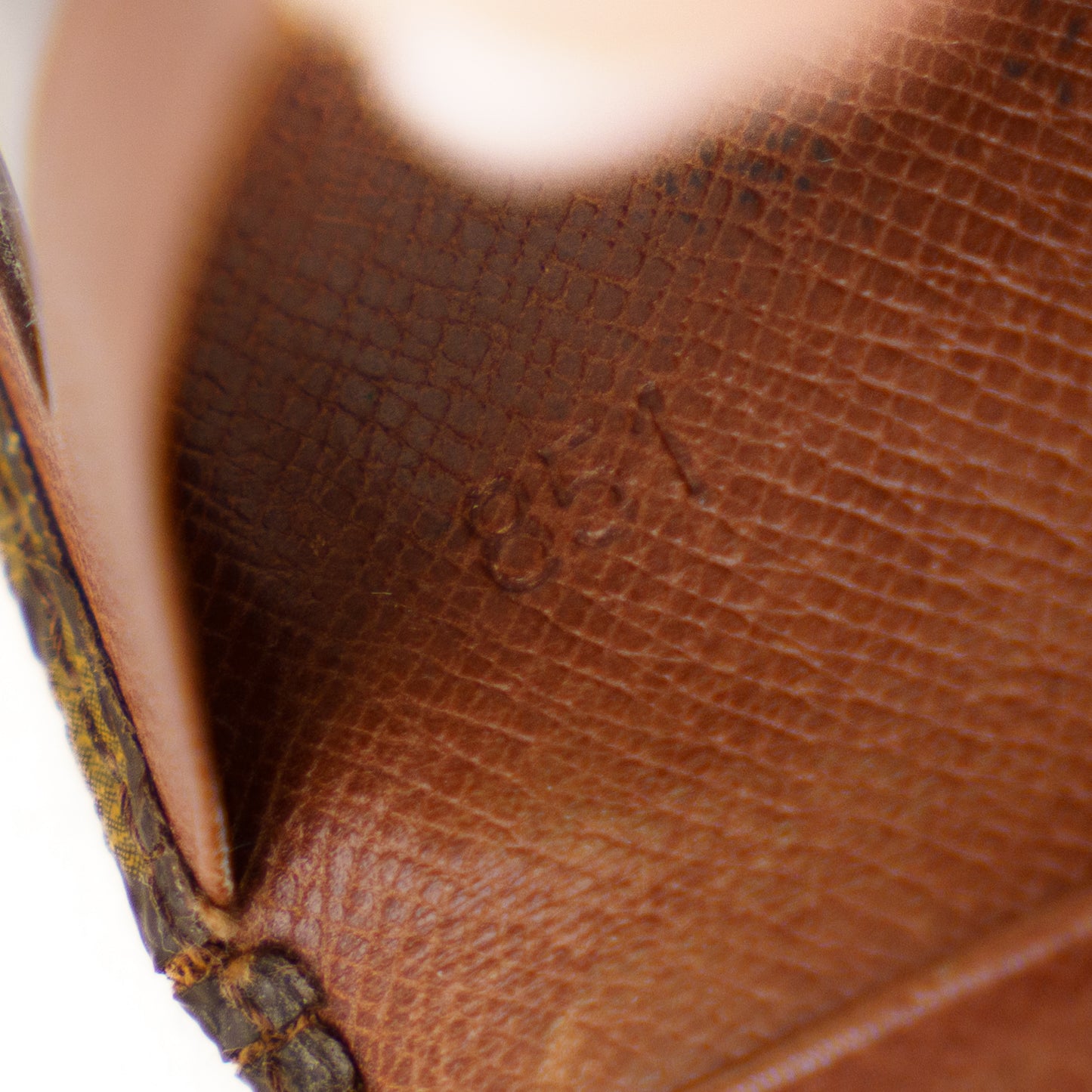 Louis Vuitton ID Card Holder 1985 in Monogram 290126B35