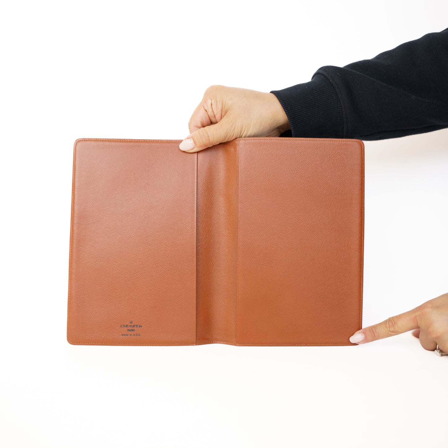 Louis Vuitton Notebook Cover in Monogram 290126B07