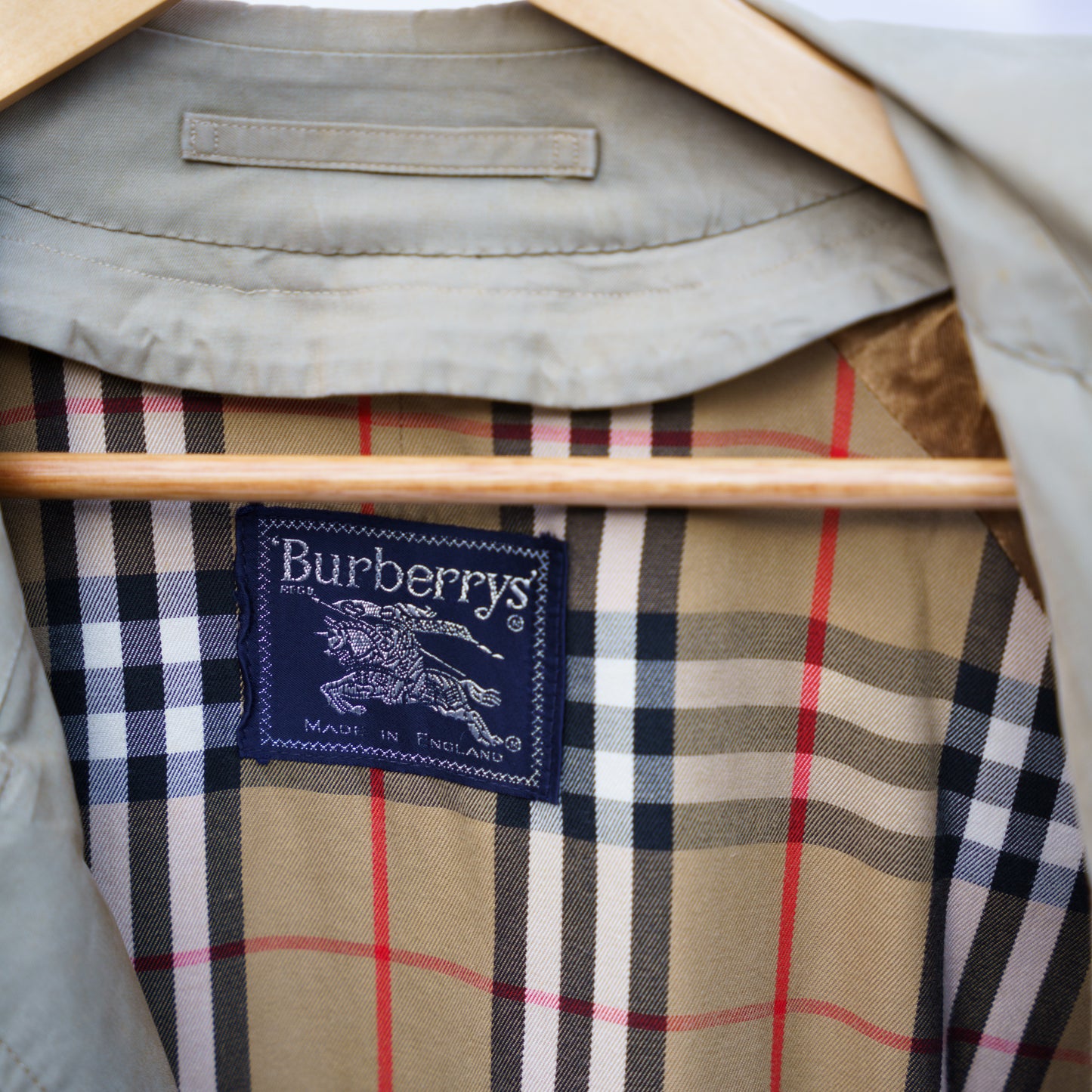 Burberry Women's Single Breasted Trench Coat Mac