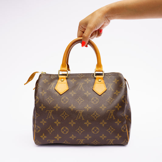 Louis Vuitton 2002 Monogram Speedy 25 SP0022