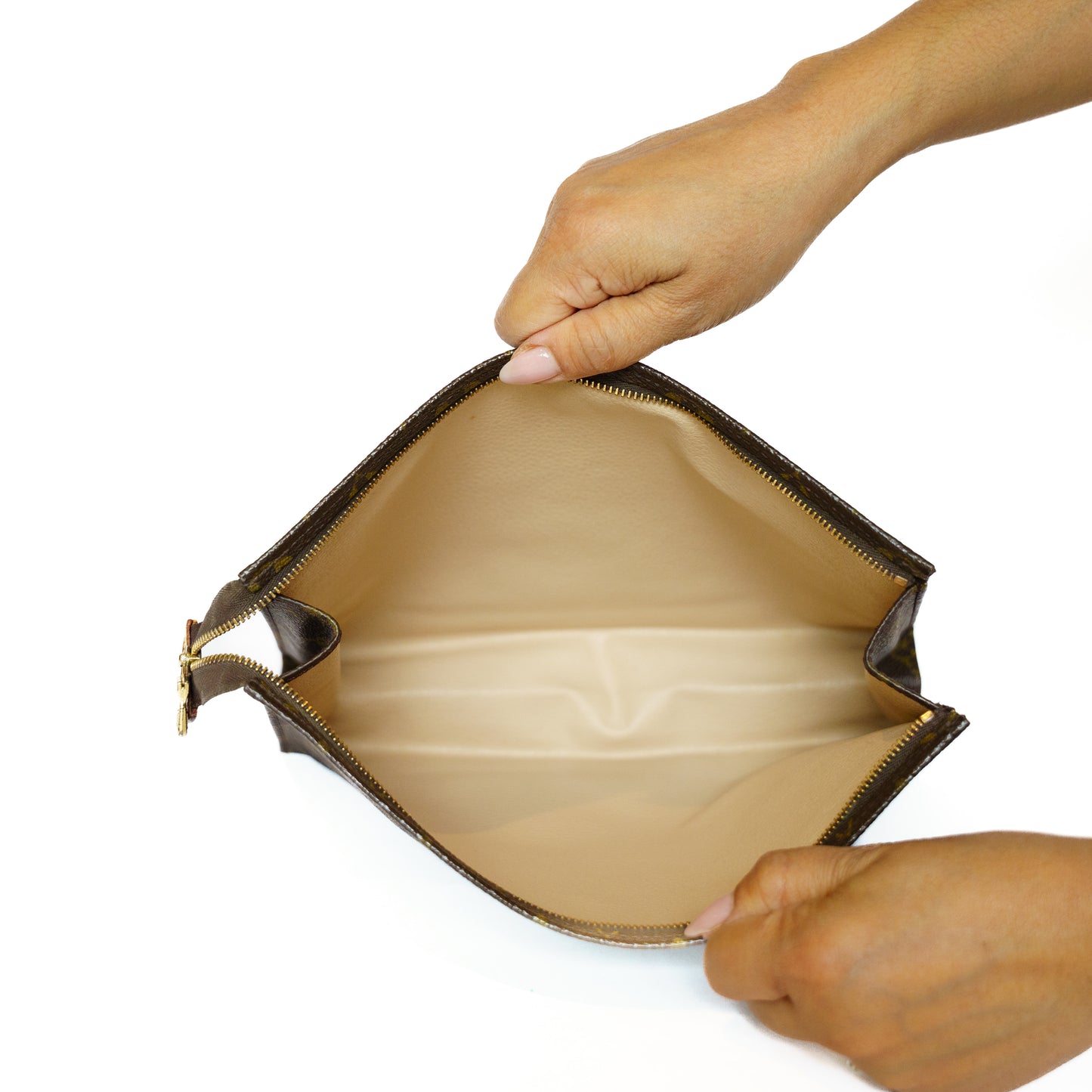 Louis Vuitton Toiletry Pouch 26 in Monogram 081025B226