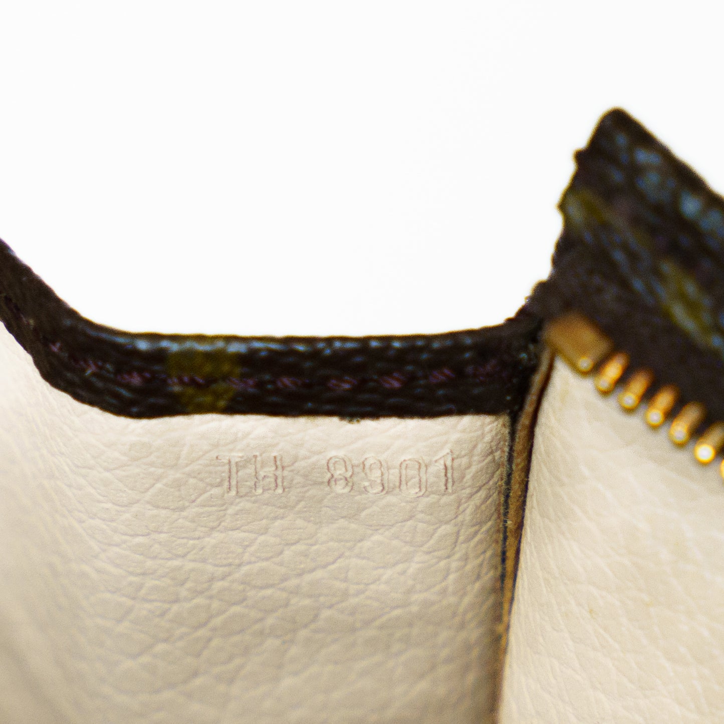 Louis Vuitton Toiletry Pouch 26 in Monogram 081025B226