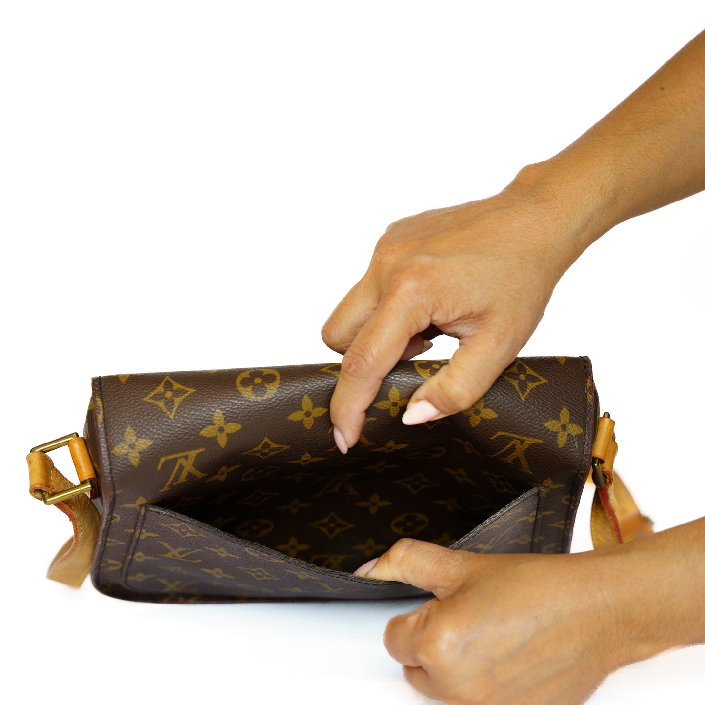 Louis Vuitton Monogram Saint Cloud  GM Crossbody 081025B234