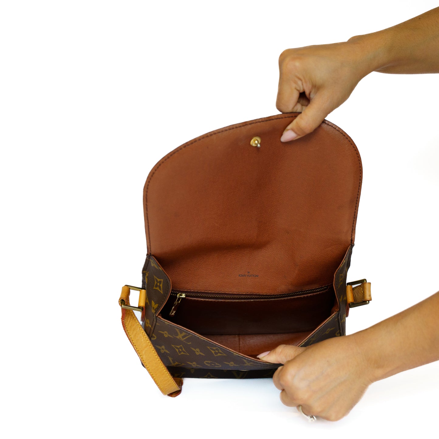 Louis Vuitton Monogram Saint Cloud  GM Crossbody 081025B234