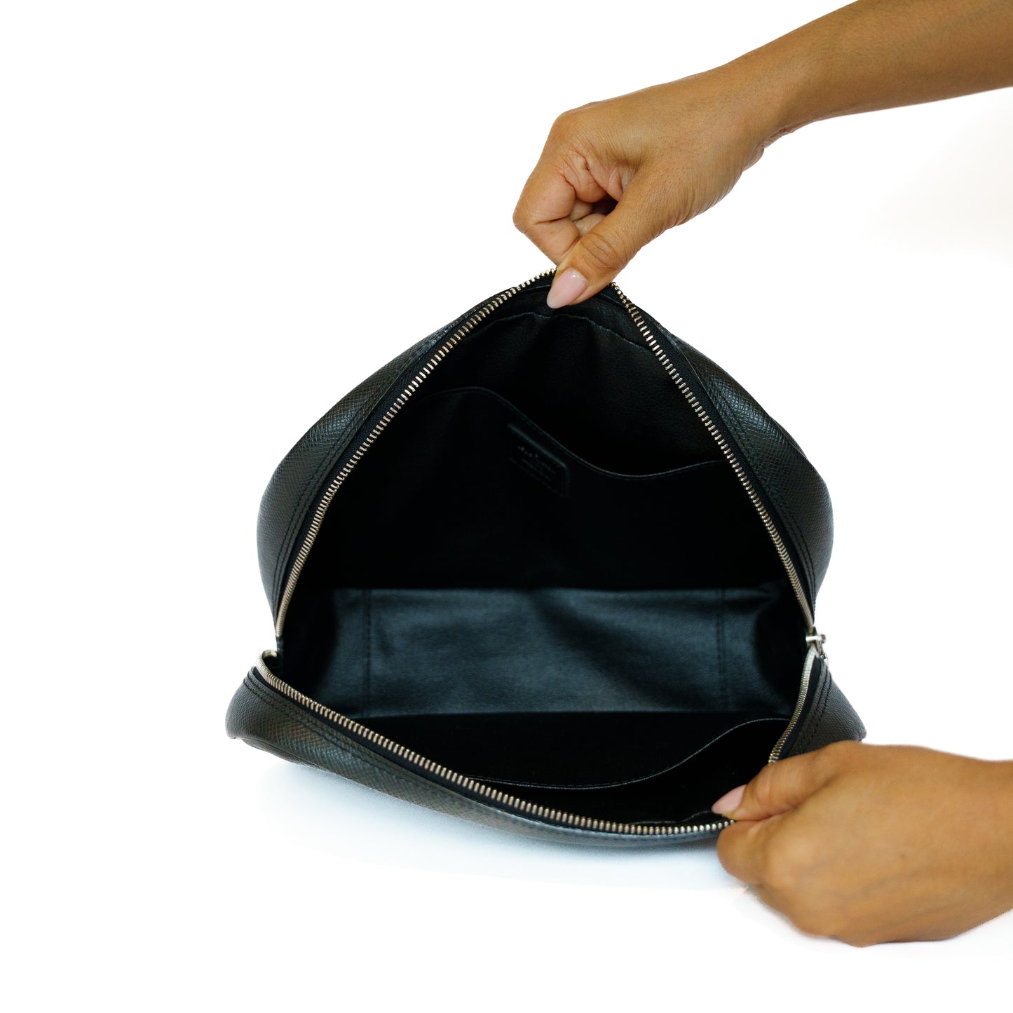 Louis Vuitton Toiletry Clutch Bag in Black Taiga Leather CA2121