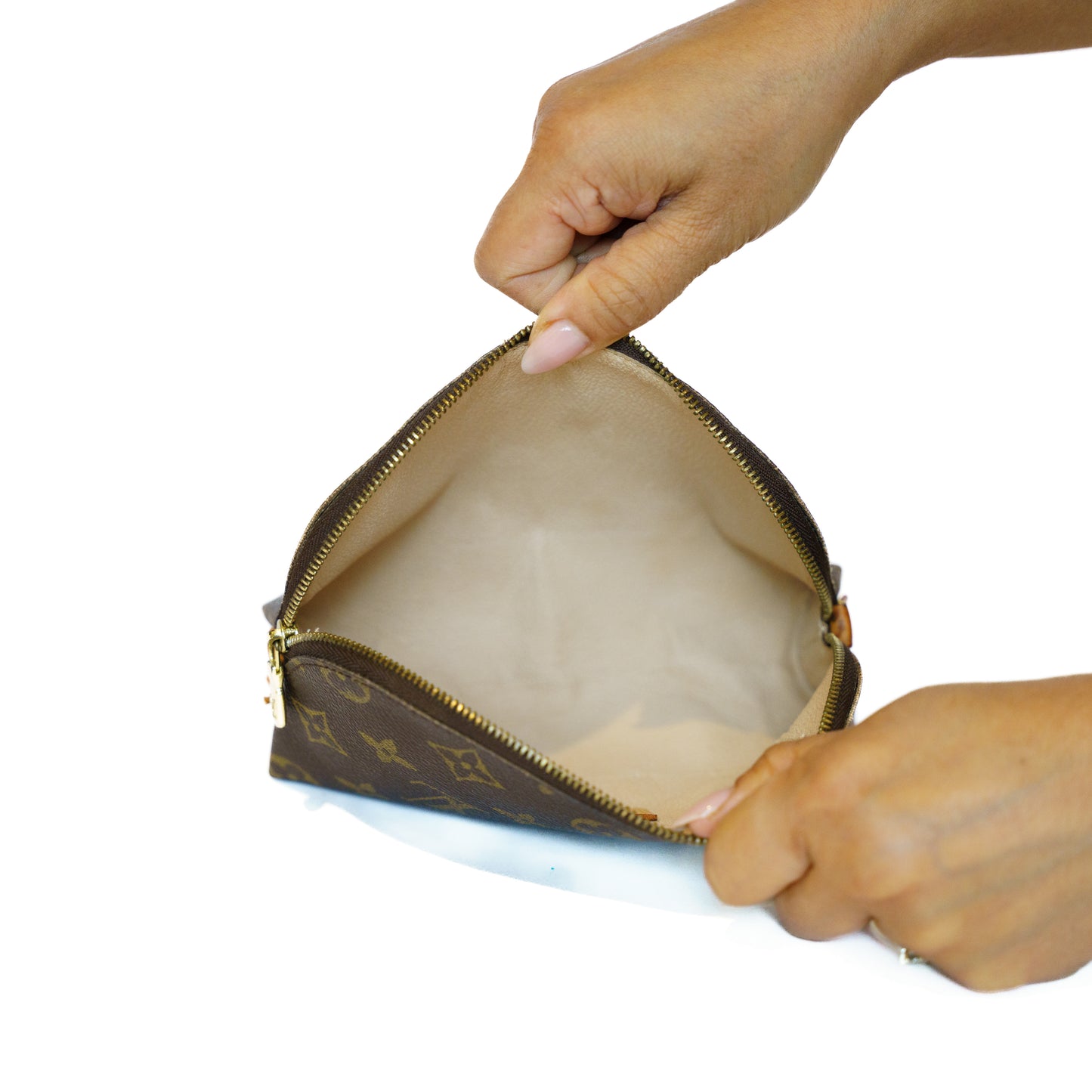 Louis Vuitton 2004 Cosmetic PM in Monogram Canvas CA0064