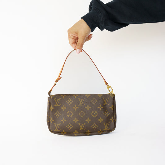 Louis Vuitton Pochette Accessoires in Monogram Canvas VI0011 050526X01