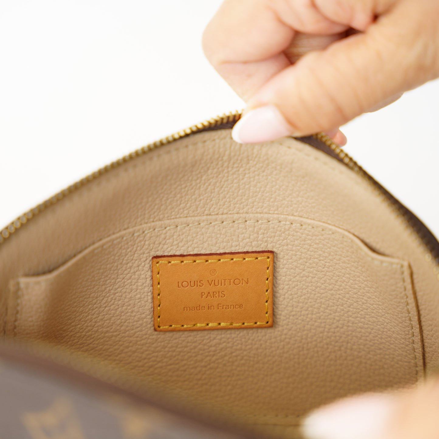 Louis Vuitton Cosmetic Pouch PM Monogram SP0117 050526B04