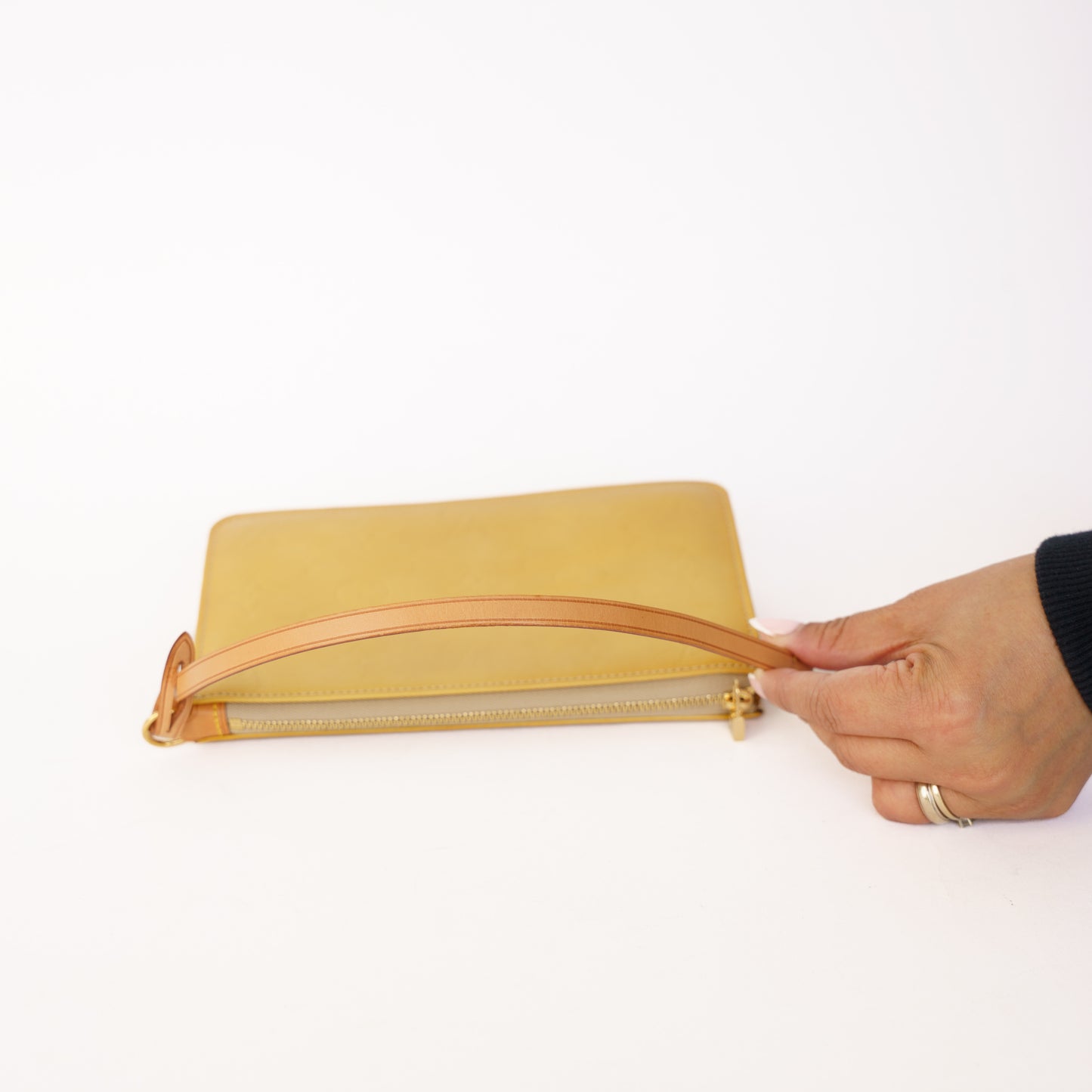 Louis Vuitton Lexington Pochette Vernis in Yellow VI0031 050526X03