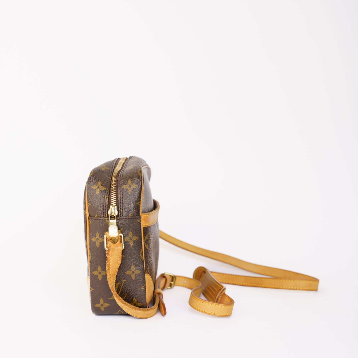 Louis Vuitton Trocadero 27 in Monogram 050526Z50