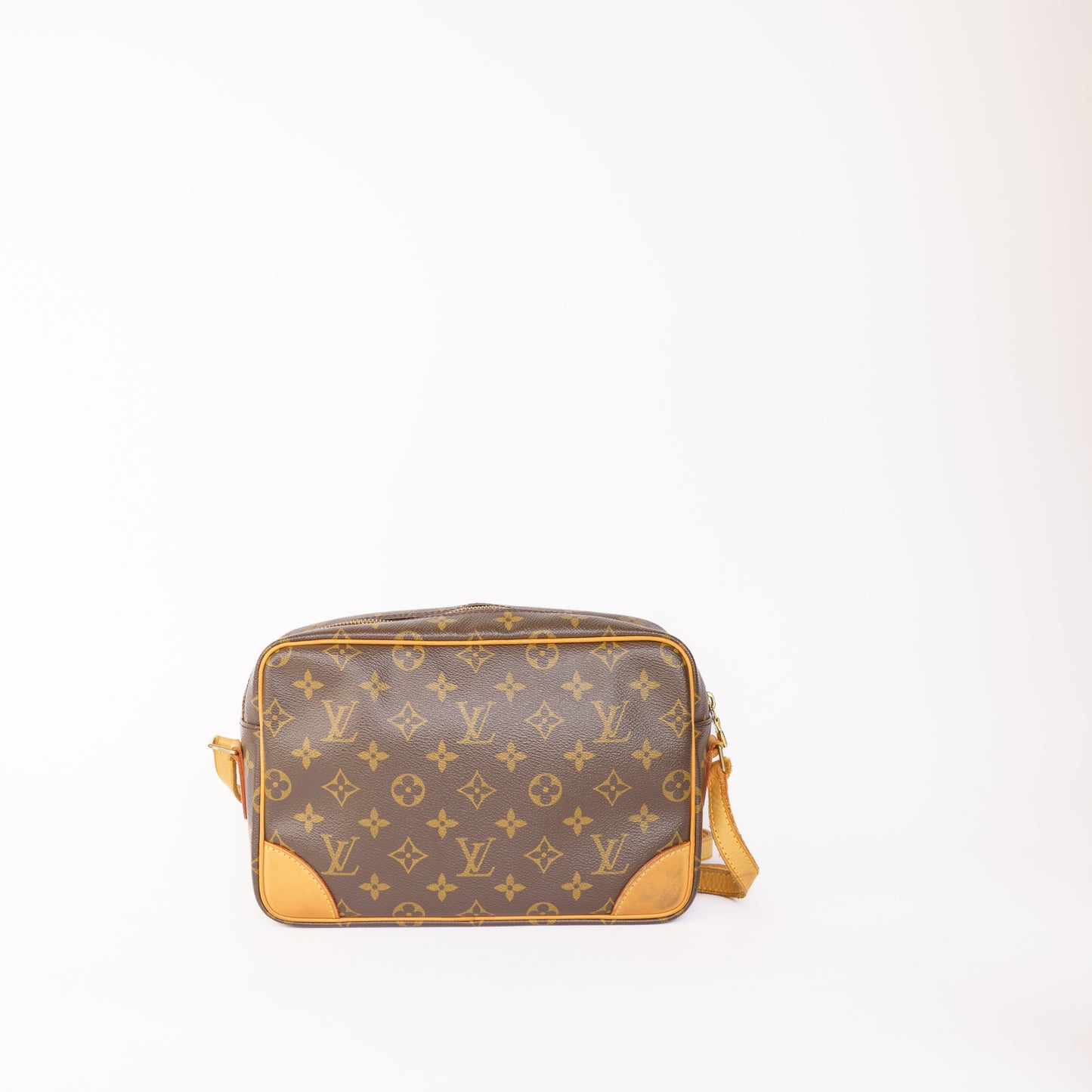 Louis Vuitton Trocadero 27 in Monogram 050526Z50