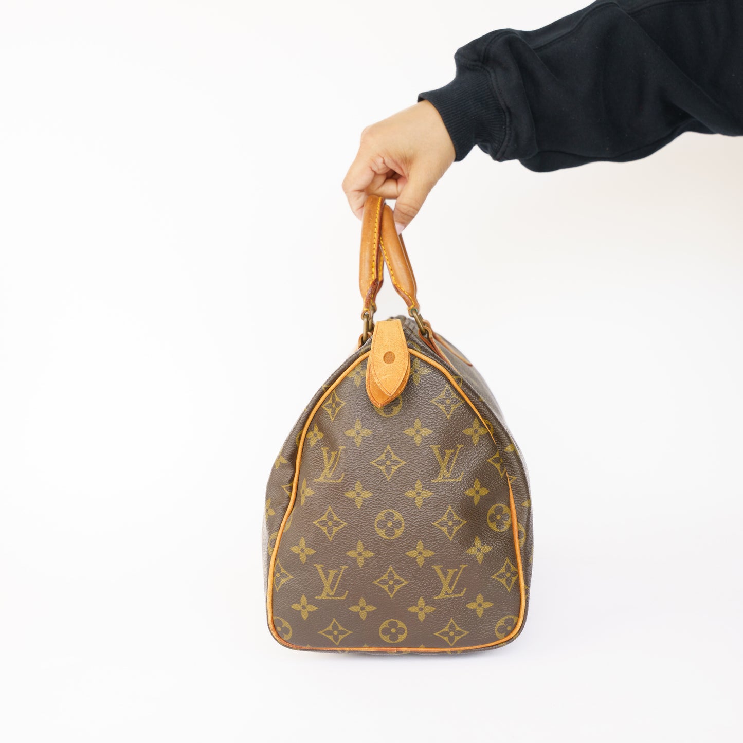 Louis Vuitton Speedy 30 in Monogram  843 MB 050526X05