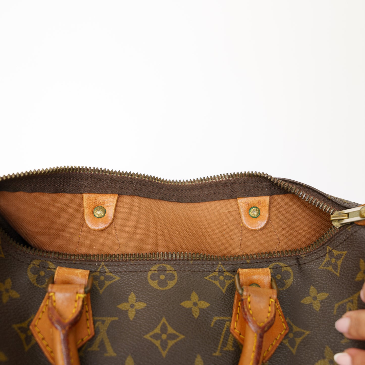 Louis Vuitton Speedy 30 in Monogram  843 MB 050526X05