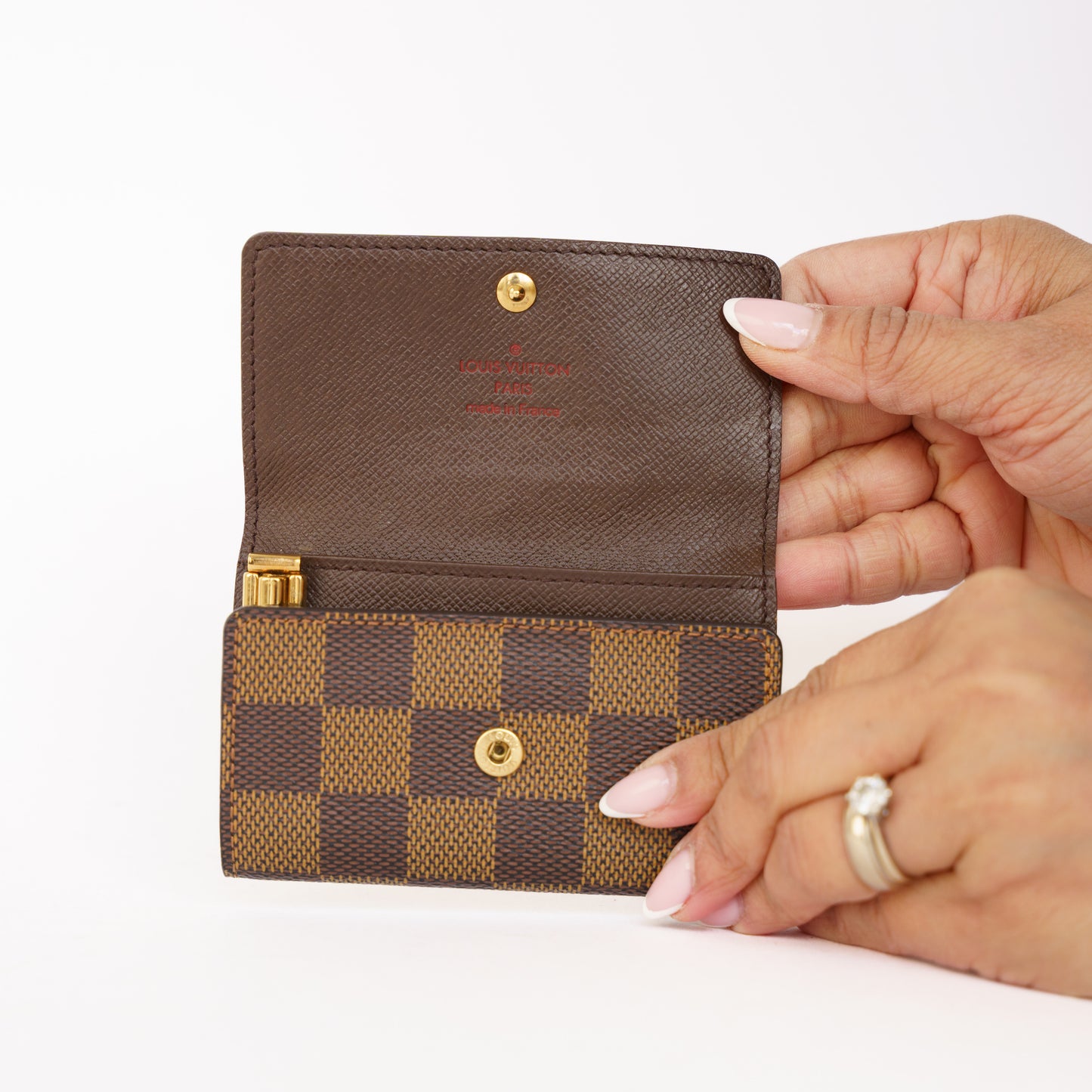 Louis Vuitton 6 Key Holder in Damier Ebene 050526B12
