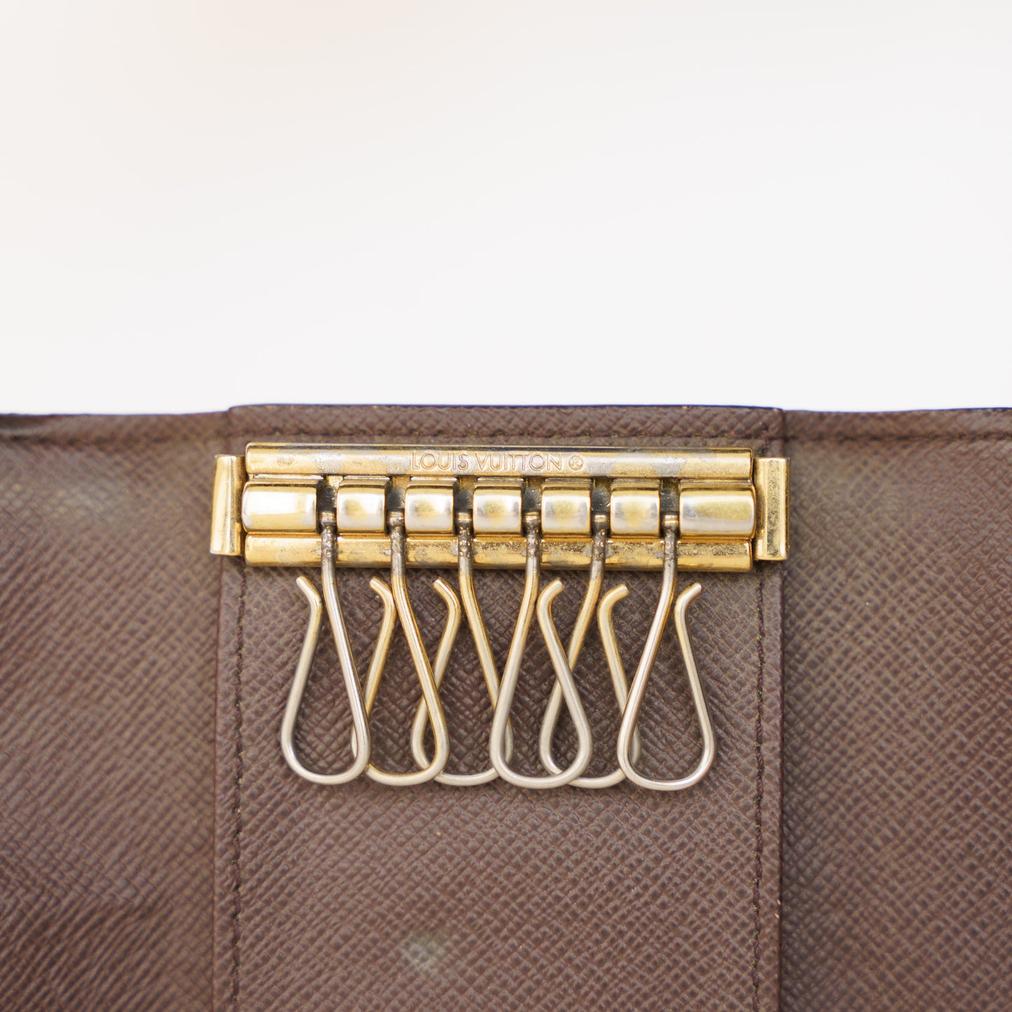Louis Vuitton 6 Key Holder in Damier Ebene No.9 050526B13