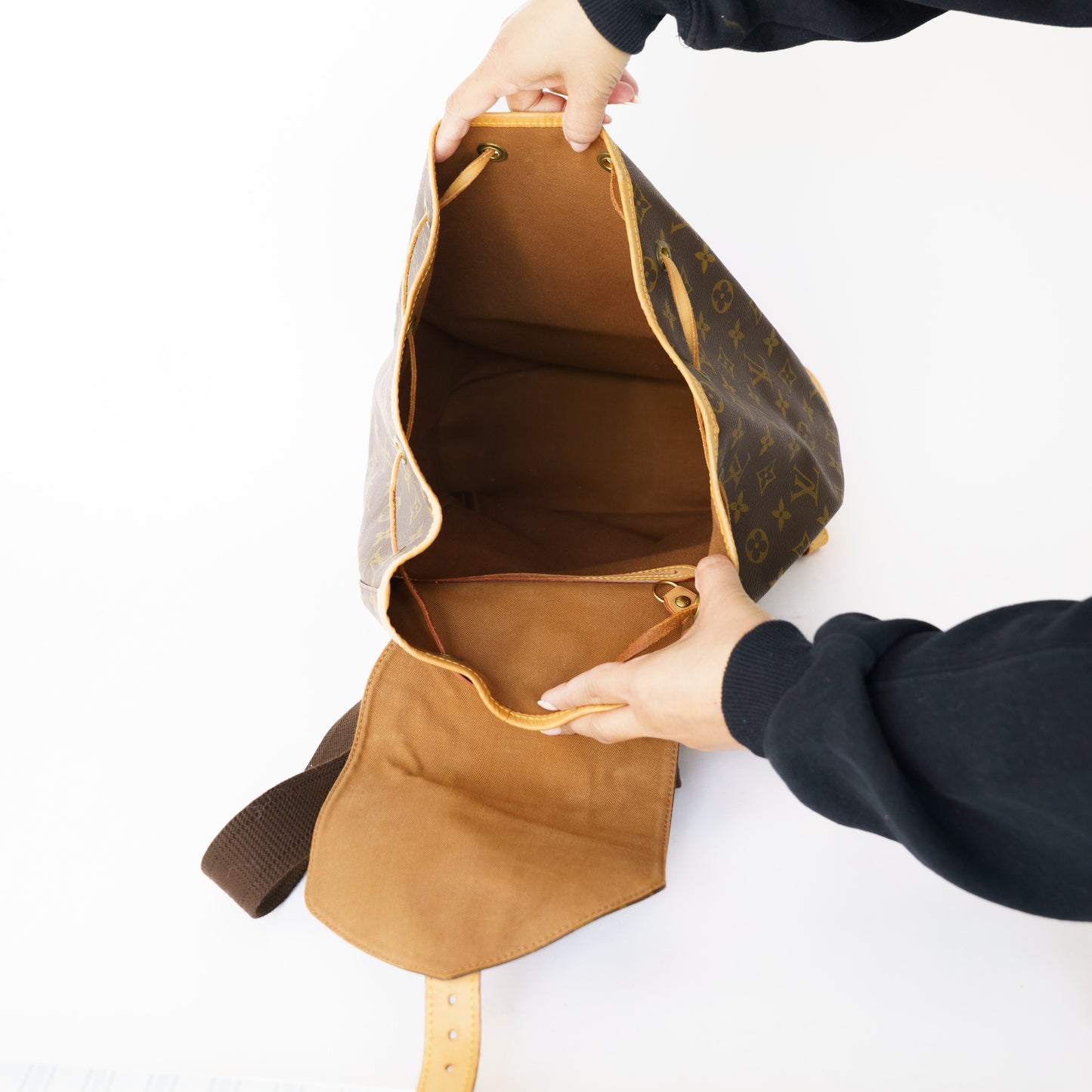 Louis Vuitton Montsouris GM Backpack 050526A03
