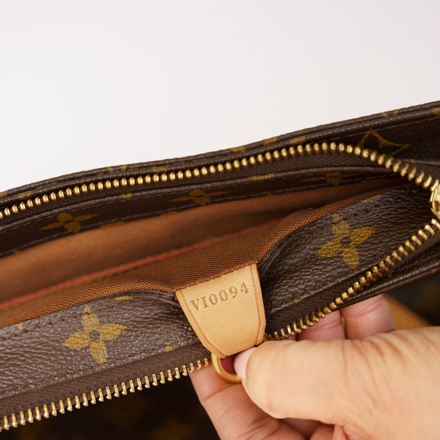Louis Vuitton Cabas Piano Tote Bag in Monogram Canvas VI0094 050526X14