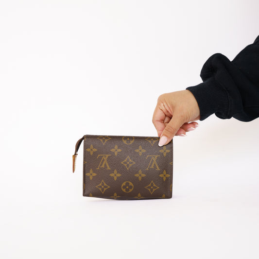 Louis Vuitton Toiletry Pouch 15 Monogram 050526Z15