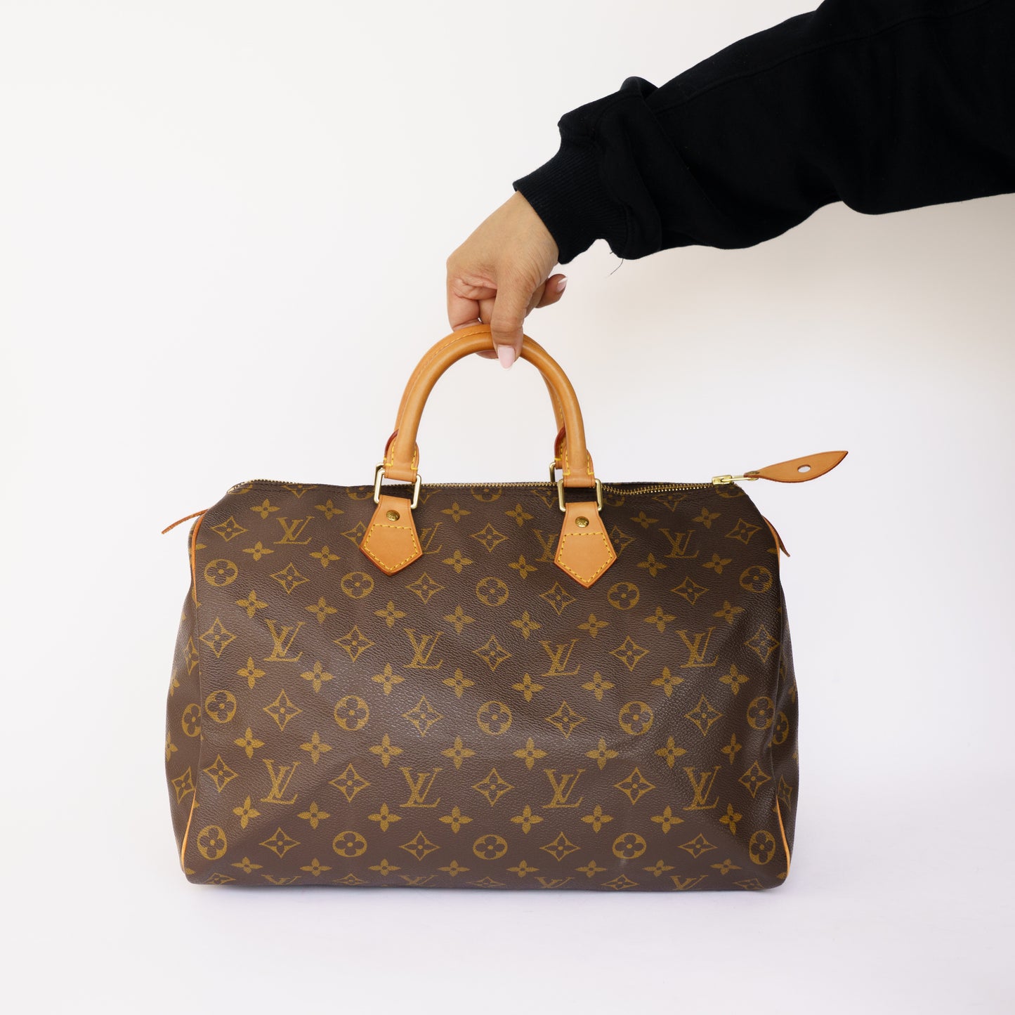 Louis Vuitton Speedy 35 in Monogram 050526Z13