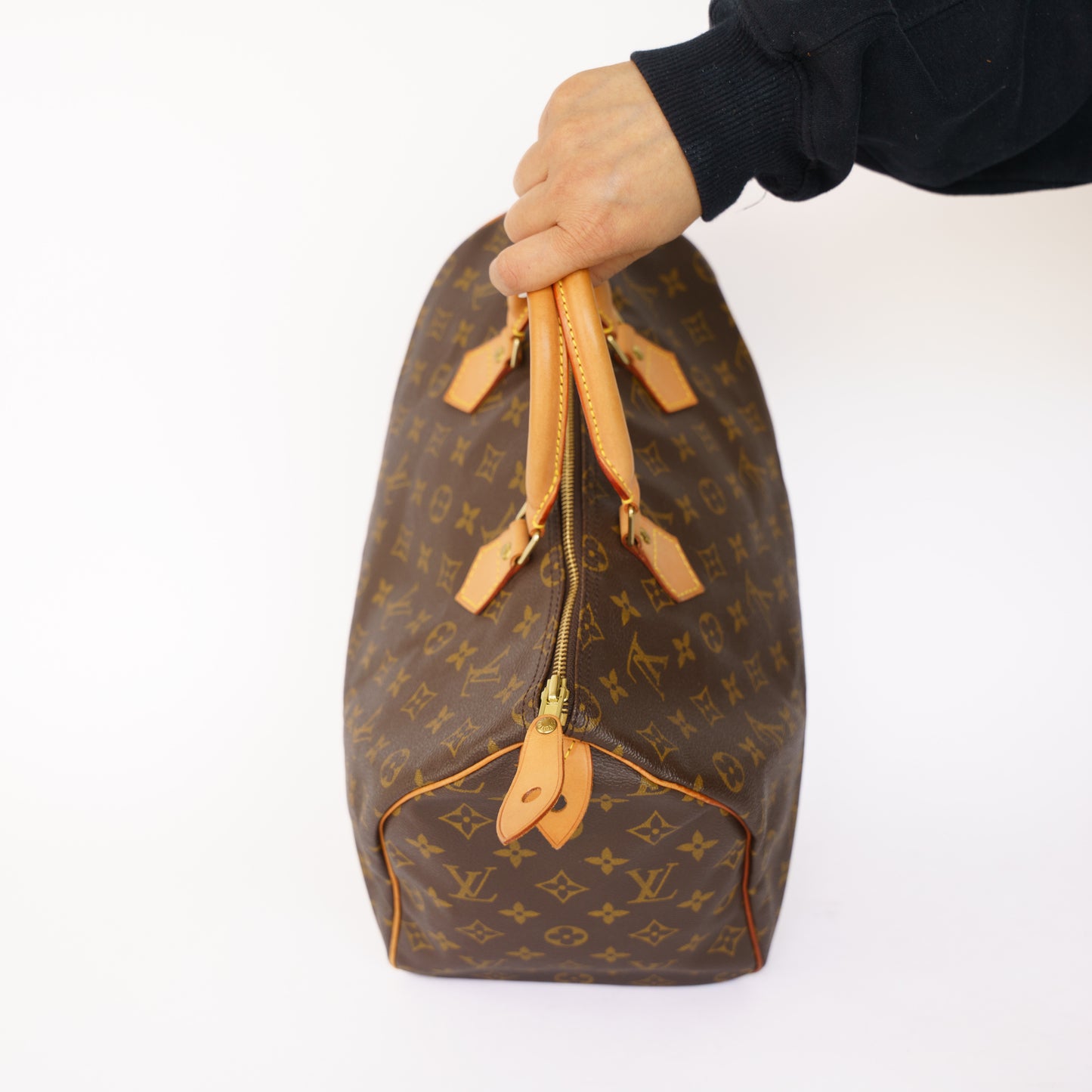 Louis Vuitton Speedy 35 in Monogram 050526Z13