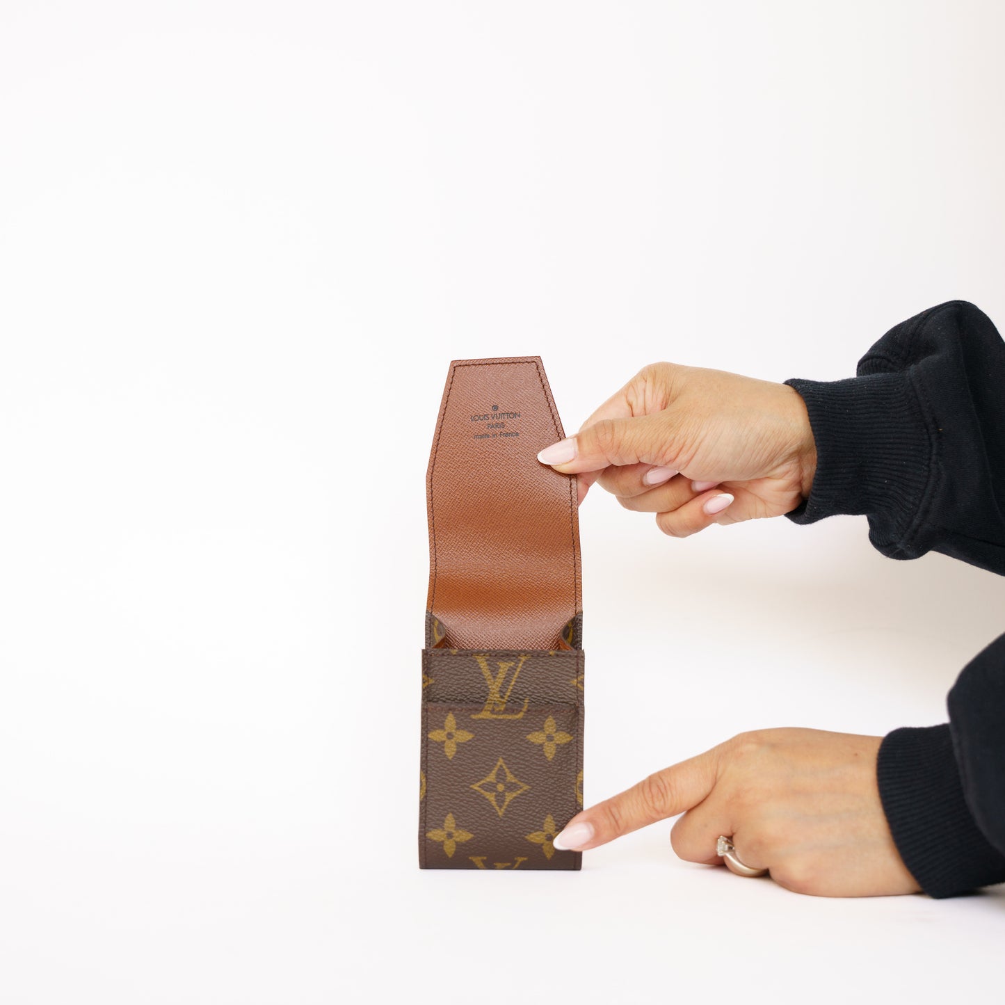Louis Vuitton Etui Cigarette Case Tissue Holder in Monogram 050526B15
