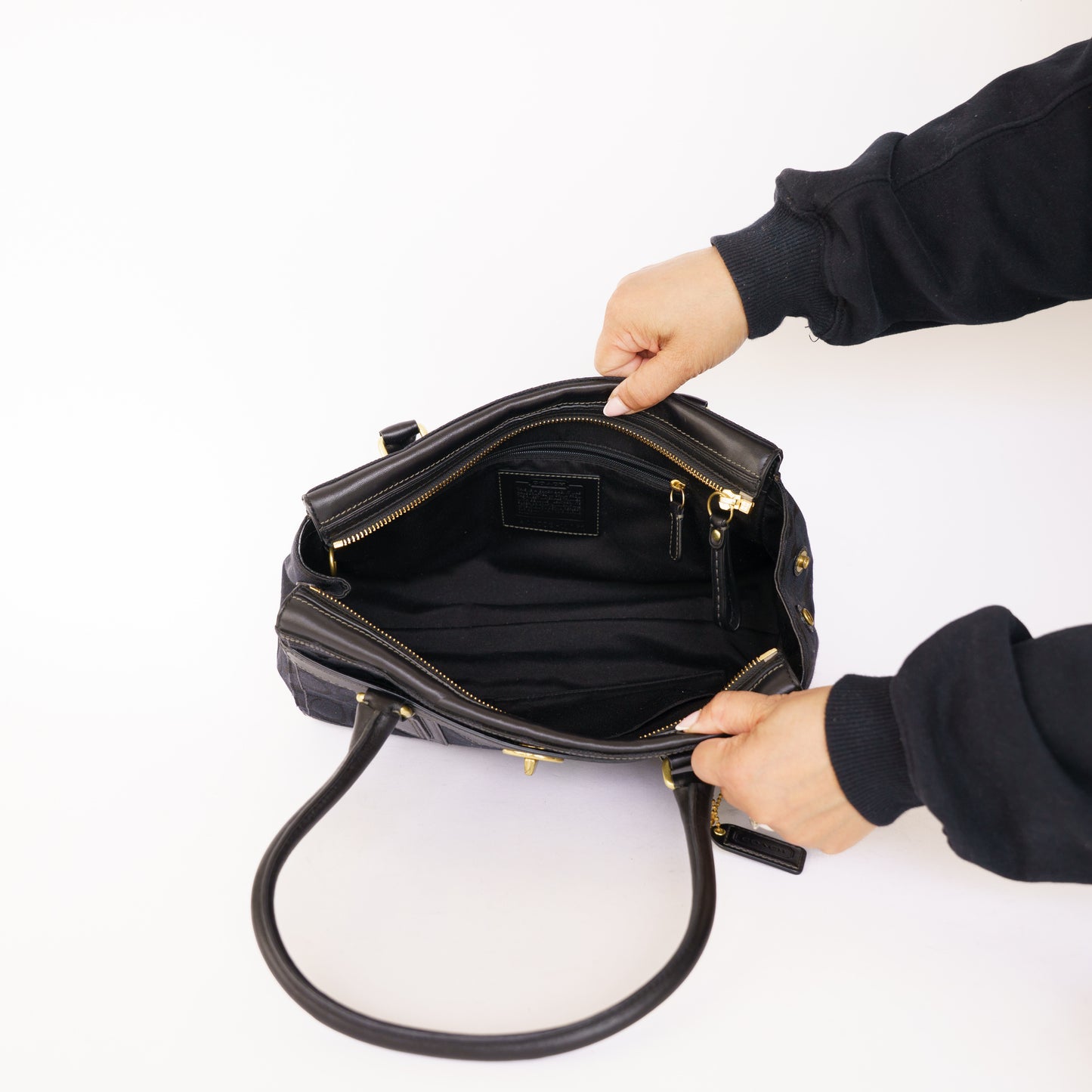 Coach Black Canvas Shoulder Bag 050526Z06
