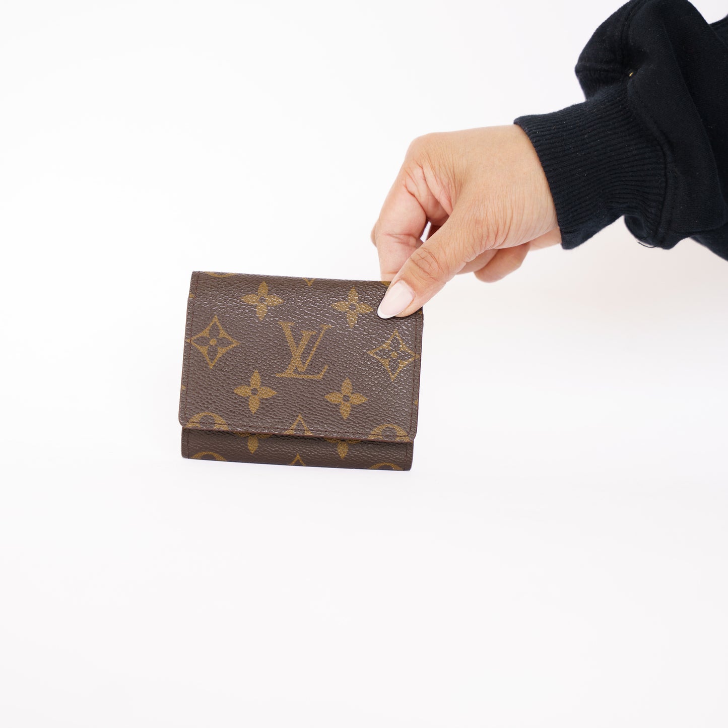 Louis Vuitton Business Card Holder in Monogram 050526Z04