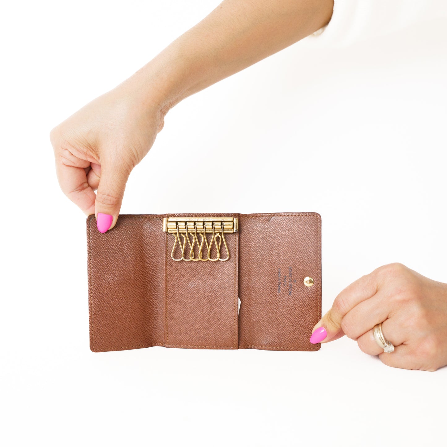 Louis Vuitton 6 Key Holder in Monogram CT0191