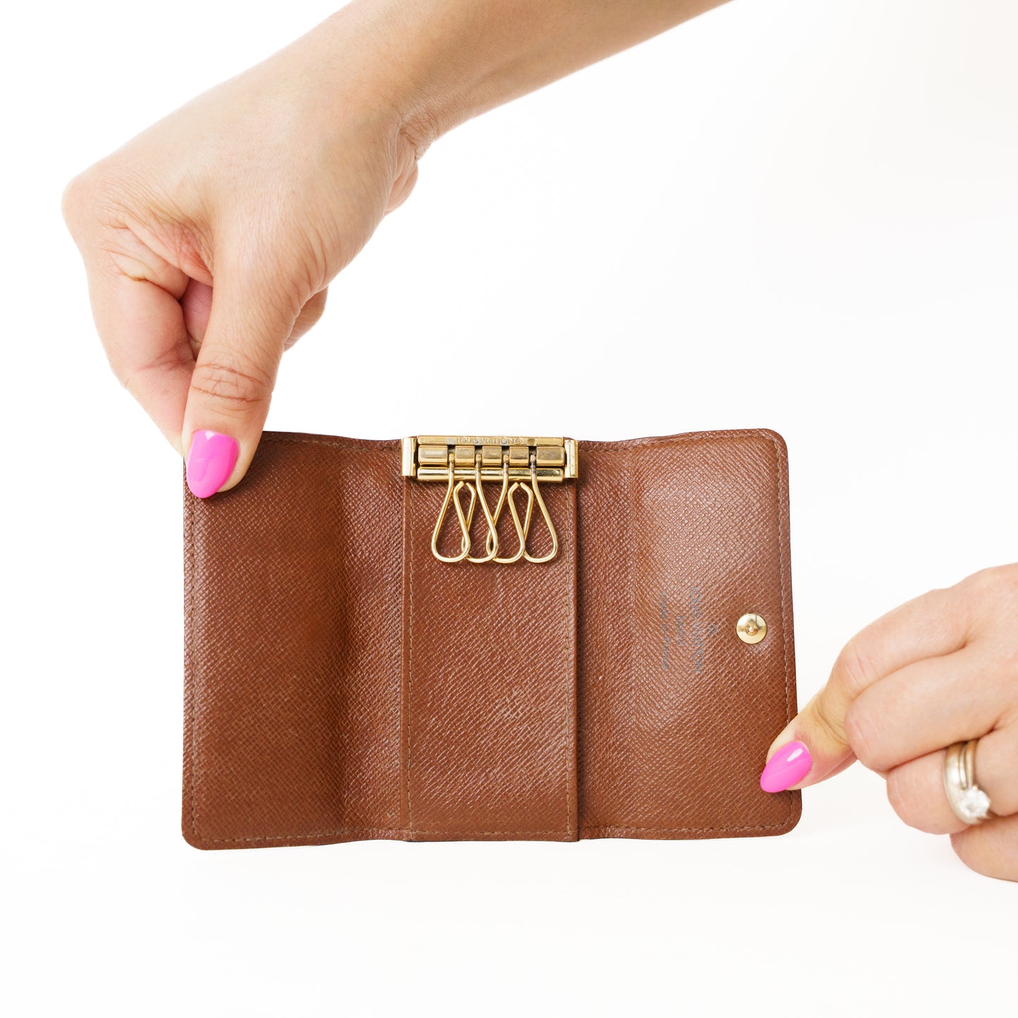 Louis Vuitton 4 Key Holder in Monogram 050226A96
