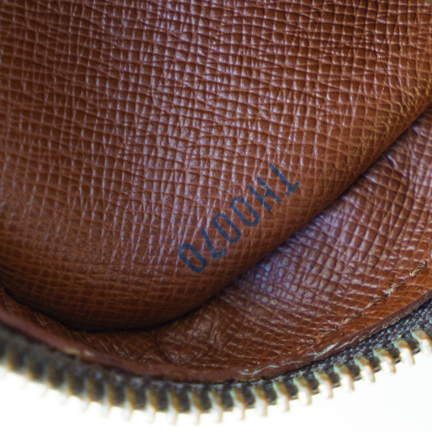 Louis Vuitton Amazon Monogram TH0070 050326B11